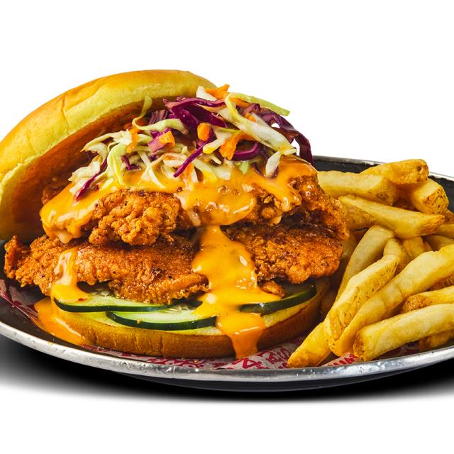 Devil Chicken Sándwich con Papas Fritas